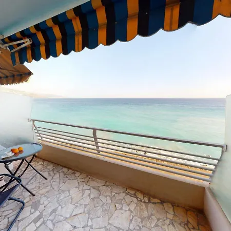 Studio Climatise Avec Terrasse, Face A La Mer, Proche Centre-ville Et Plages - Fr-1-196-298 *