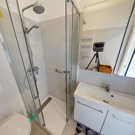 Studio Climatise Avec Terrasse, Face A La Mer, Proche Centre-ville Et Plages - Fr-1-196-298 Menton