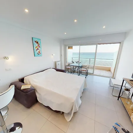 Apartamento Studio Climatise Avec Terrasse, Face A La Mer, Proche Centre-ville Et Plages - Fr-1-196-298 *
